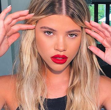 Hair, Face, Lip, Eyebrow, Blond, Beauty, Hairstyle, Nose, Forehead, Skin, 